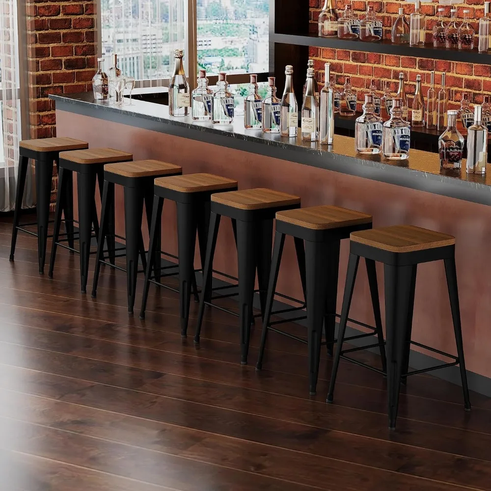 현대적인 금속 바 의자 4개 세트, 카운터 높이 30, 검정색, 나무 시트, 현대식 주방용 등받이 없는 바 의자