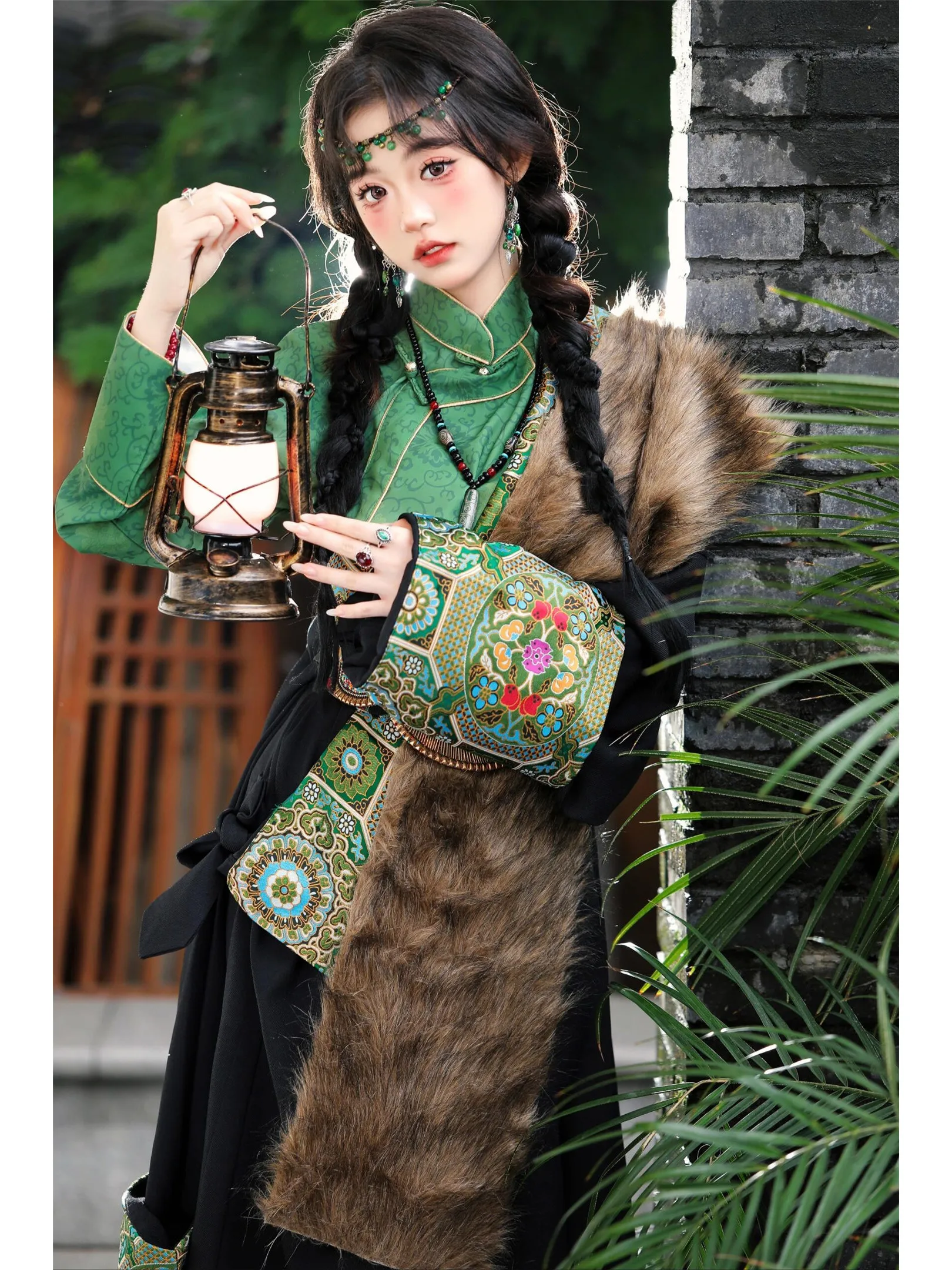 

Women's Tibetan Costume Winter Large Fur Collar Yunnan Lijiang Ethnic Sle Travel Photoaphy Portrait Clothing Faionable