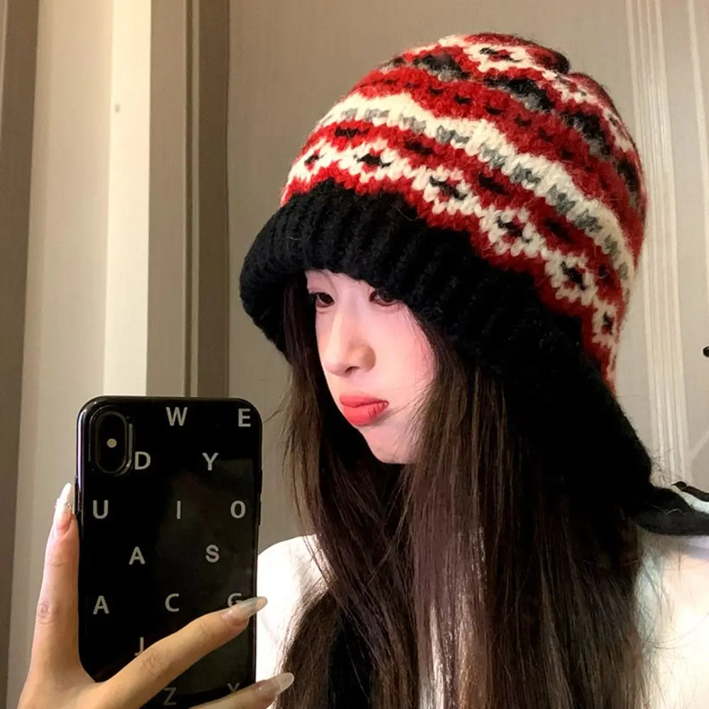 Trendy New Design Drawstring Bag-Hat Hand-crocheted Warm Crossbody Bag Hat Thermal Ear Casual Knitted Pullover Beanie Hat Lady