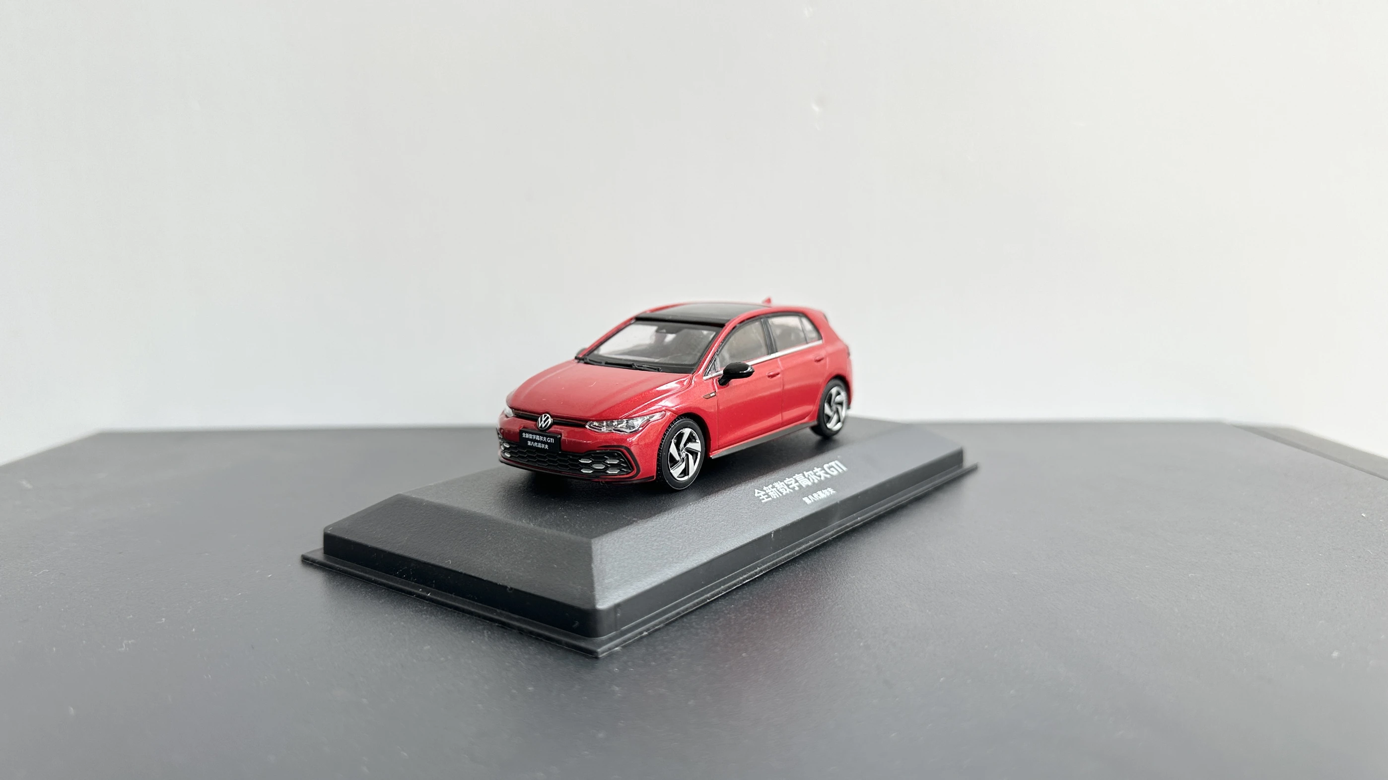 FAW-VW, รุ่นกอล์ฟ GTI,เครื่องประดับโมเดลรถอัลลอยด์กอล์ฟรุ่นที่ 8 ดั้งเดิม 1:43