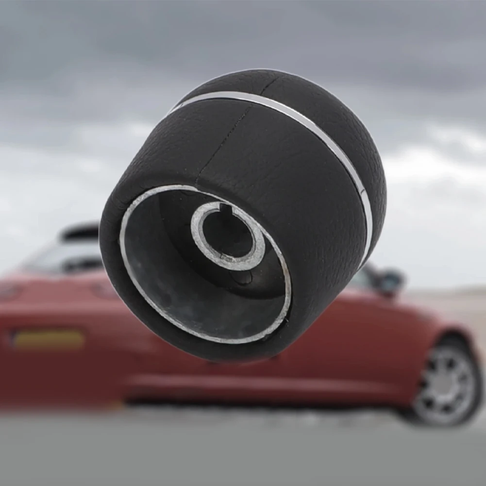 

Изящная сменная ручка переключения передач, изготовленная для автомобилей Alfa, обеспечивает исключительное смешивание стиля и функциональности.