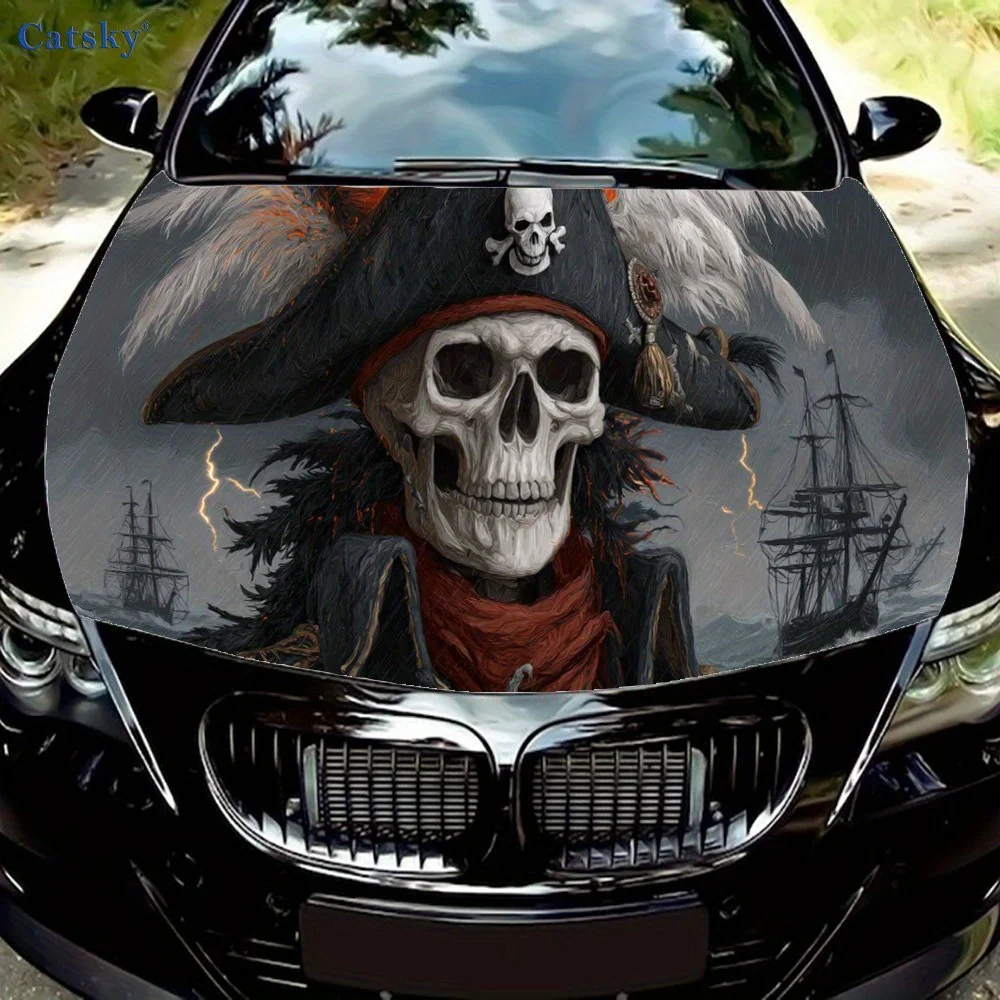 

Доминант Ретро - стиль пиратского черепа, с классической шляпой трикорна и элементами флага черепа, наклейками на капот автомобиля, водонепроницаемыми самоклеящимися крышками