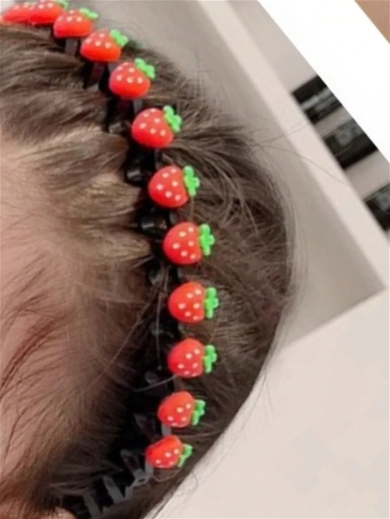 1 Women\'s new summer cartoon headband Strawberry non-slip pressure hair clip Cute hair finishing headband hair accessories