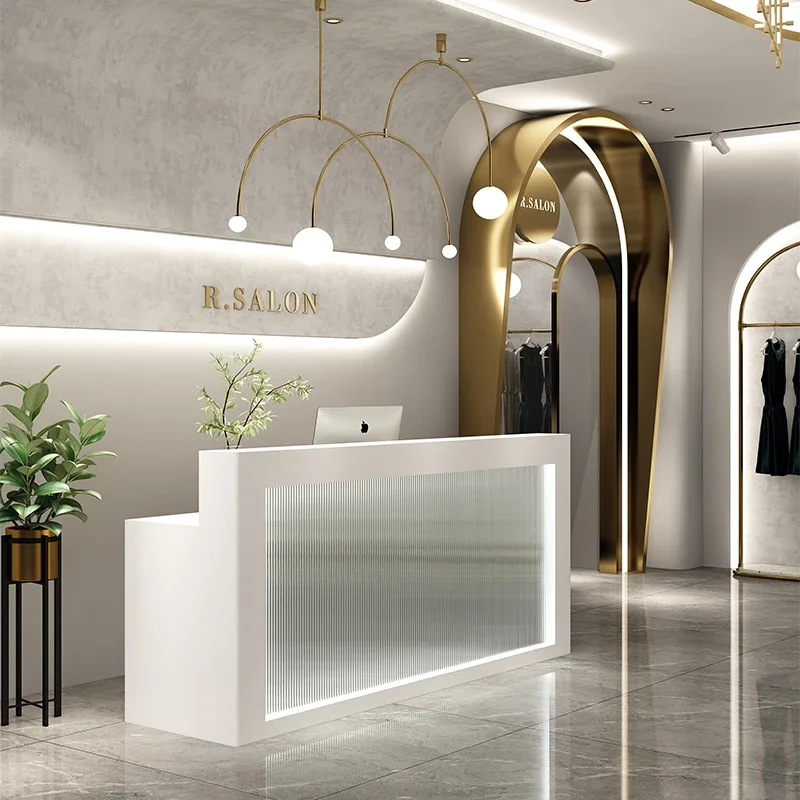 Прием Салон красоты Эстетическая стойка Мебель Роскошная деревянная подставка для подиума Парикмахерская Бизнес-счетчики Маленькая коробка для магазина