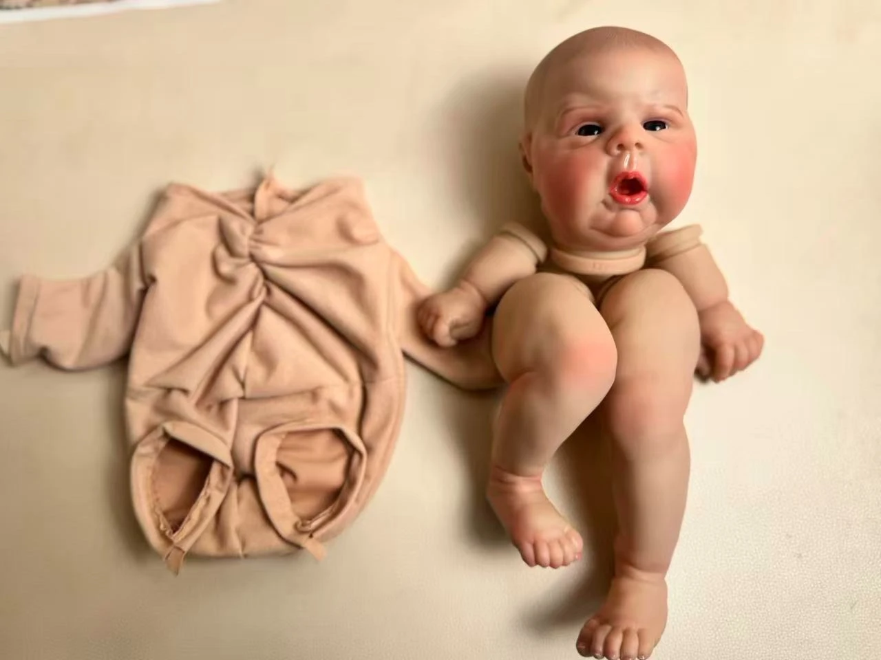 NPK 20 ''3D Huid Zichtbare Aderen Reborn DIY Onderdelen Gounchi met Doek Lichaam en Ogen Collectible Doll Kit