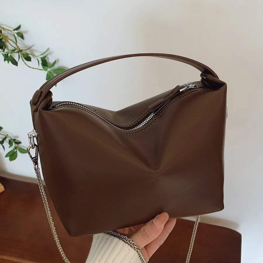 

2025 Niche Design Chain Strap Crossbody Bag, Chic Pillow Shoulder Purse, Minimalist Day to Night Tote, Luxe Sling Bag