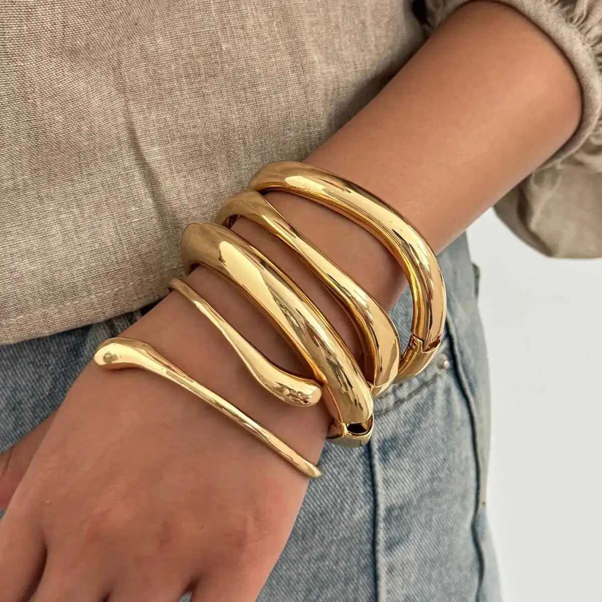 

SHIXIN New Fashion Glossy Open Bracelet Women HipHop Irregular Geometric Wide Bracelets Gold Color Stackable Spring Bangle Party