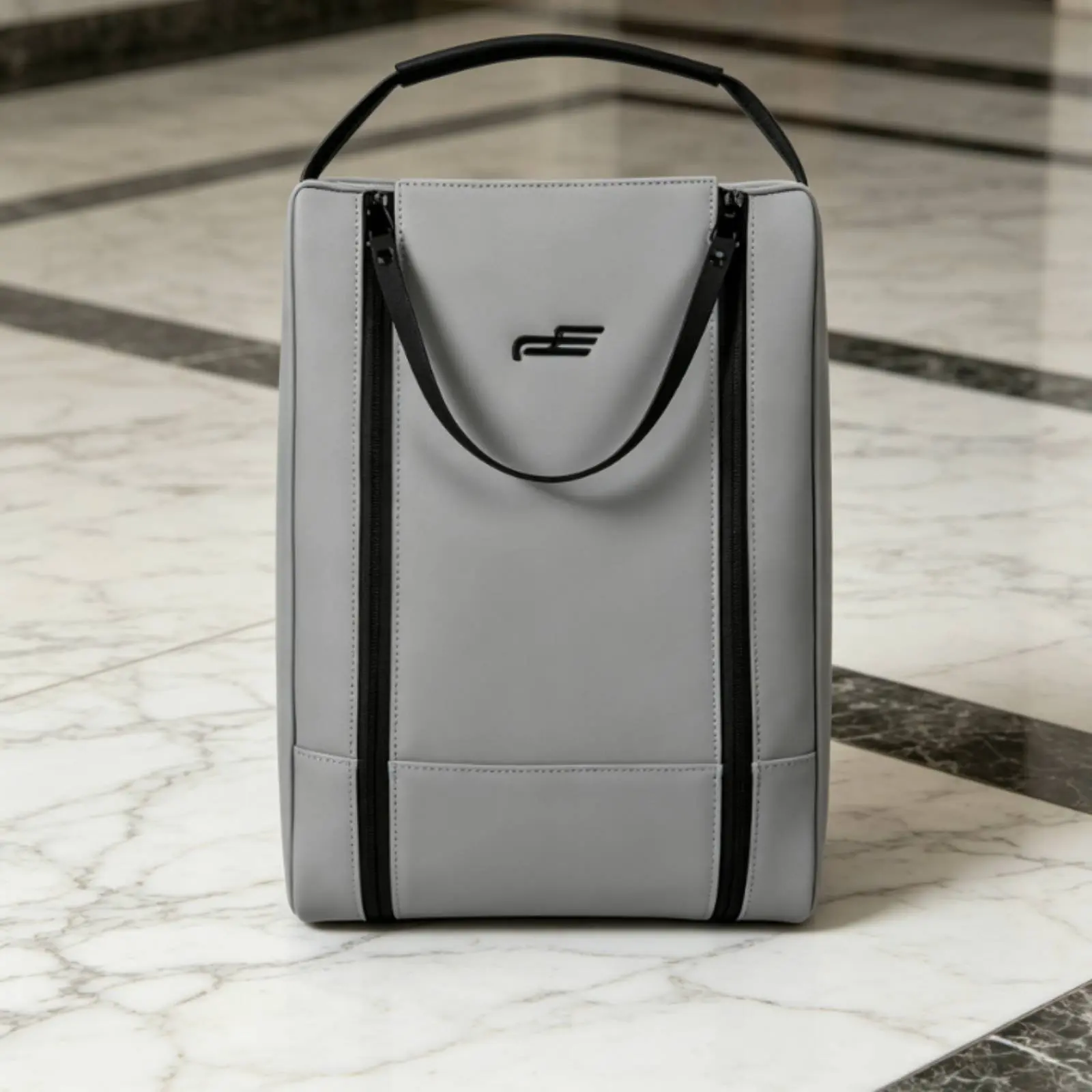 

Breathable Golf Shoe Bag Simple Luxury Design PU Shoe Bag Sports Accessory Lightweight Handle Design for Golfers, Outdoor