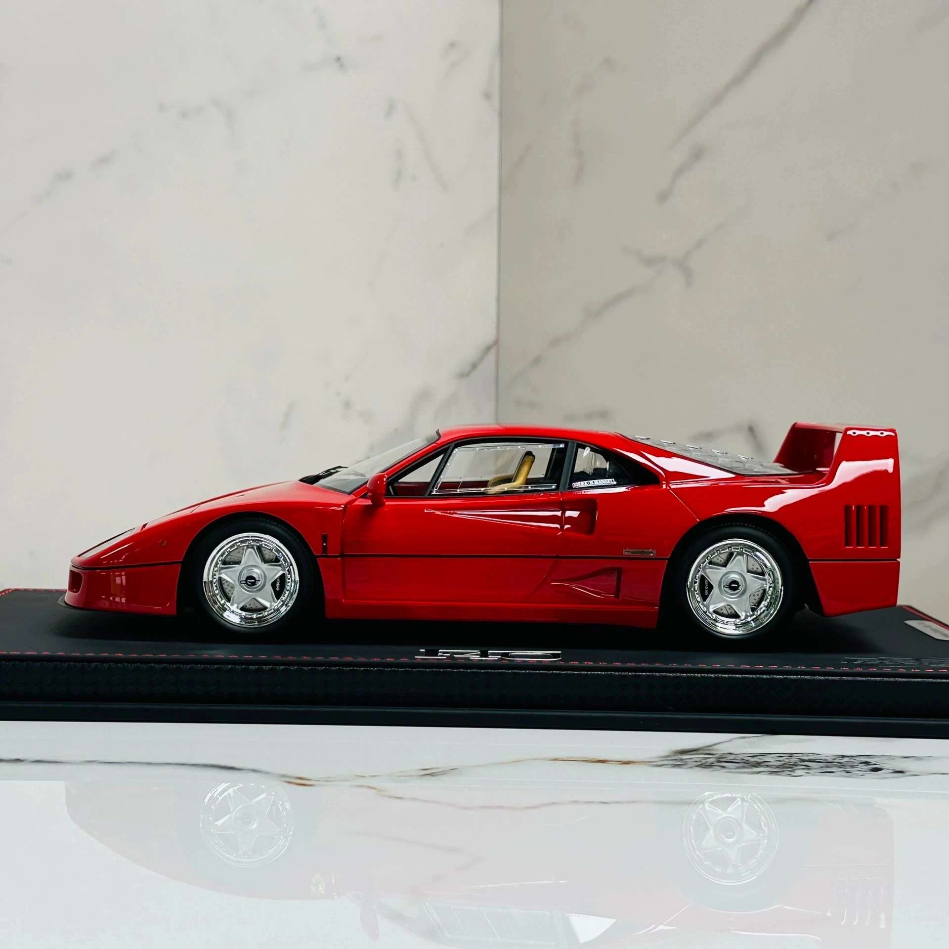 BBR 1:18 F40 الأحمر محاكاة طبعة محدودة الراتنج المعادن ثابت سيارة لعبة مجسمة هدية