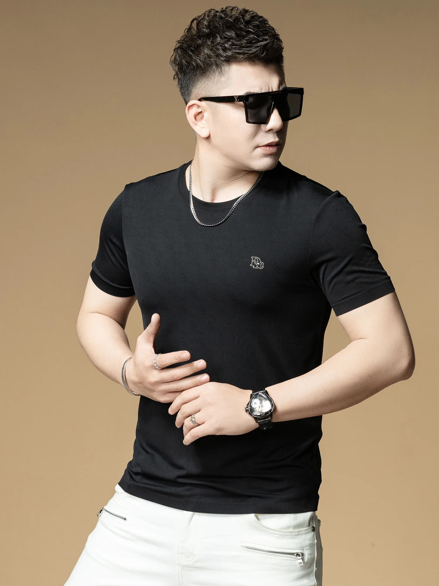 

Новая мужская футболка 2026 года с коротким рукавом, приталенная, с вышивкой, простой современный дизайн, хлопок/полиэстер, летняя, охлаждающая