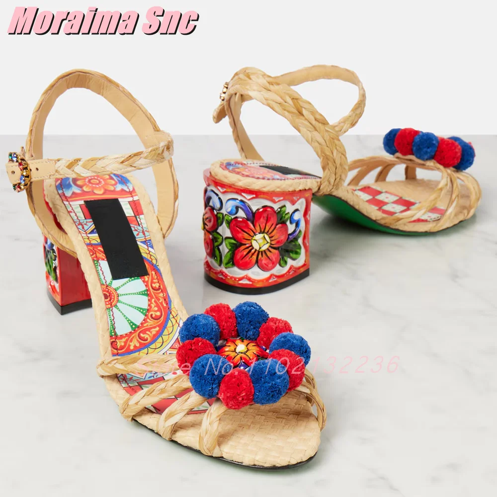 

Сандалии из рафии с помпонами и украшением спереди, модная женская летняя обувь на блочном массивном каблуке с полым ремешком и пряжкой на щиколотке, банкетная обувь 2025