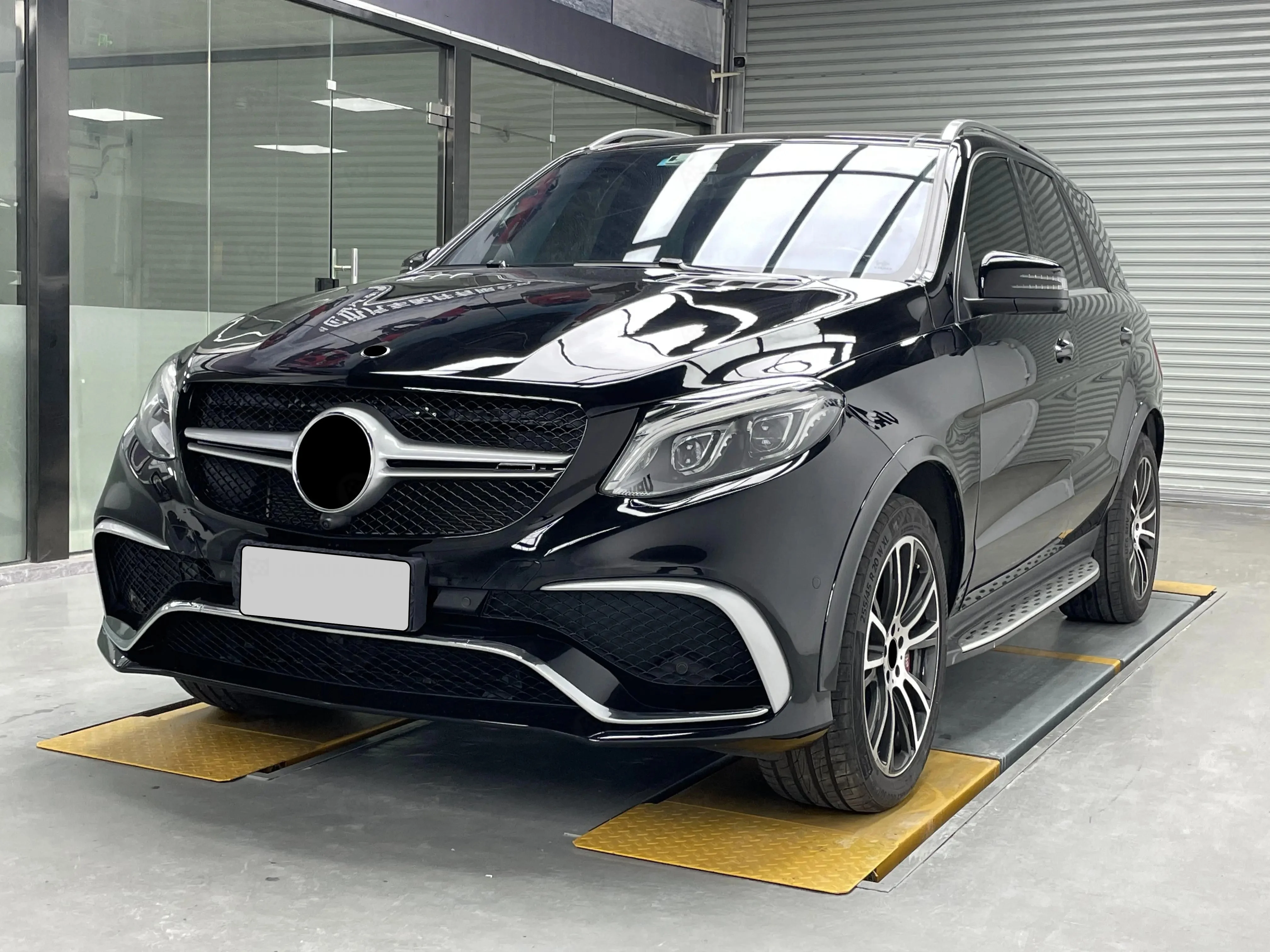 Flying Wing Body Kit Include Front And Rear Bumper With Grille Headlight Taillight Hood For Benz ML W166 2012-2015 Change To GLE view 3
