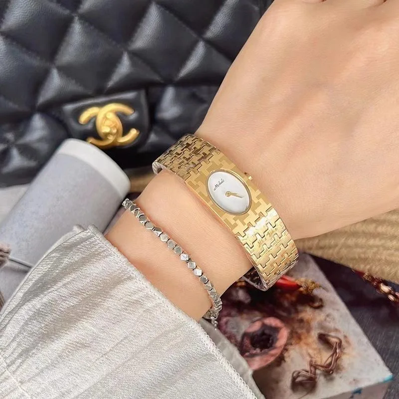 

Новые женские часы 2024, модные и авангардные серебряные часы с ремешком из нержавеющей стали, часы-браслет с крестообразным узором