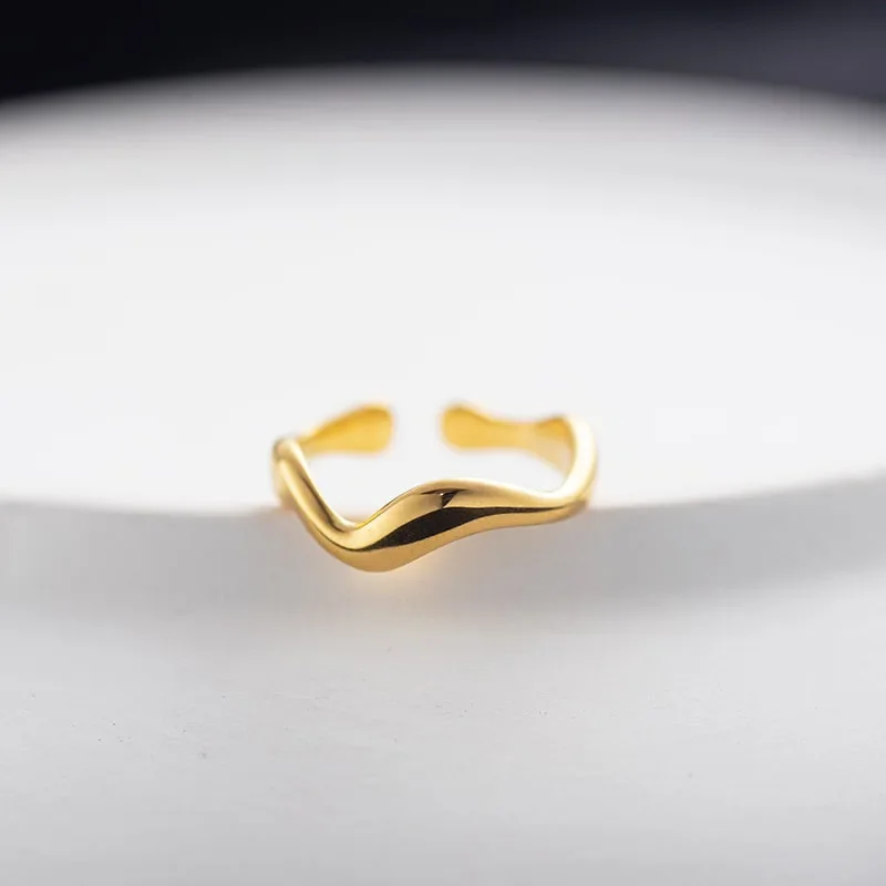 2024 Titanium Steel Surface Fluid Line Sea Wave Open Ring for Women Girl 18K Gold Silver Retention Fine Tuning S Shape Wave Ring