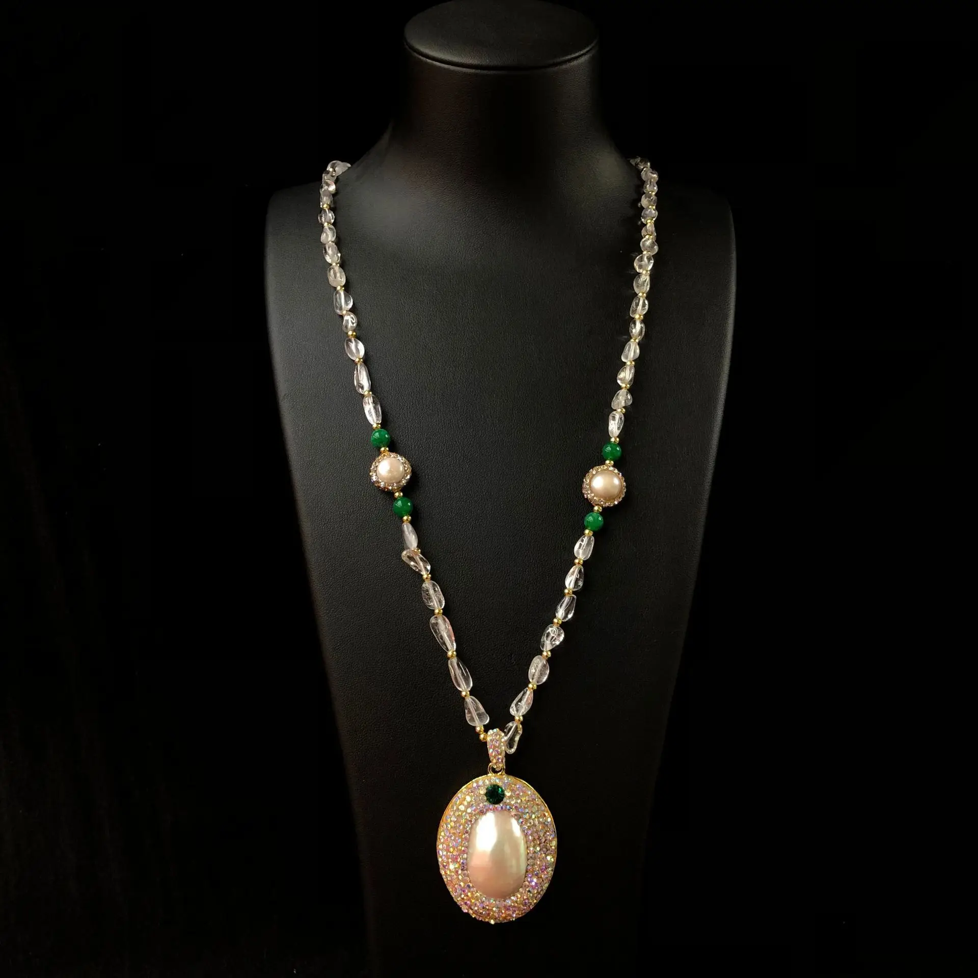 

Mapei pendant inlaid with colored Czech diamonds, white crystal pearl necklace, fashionable and fresh women's necklace manufactu