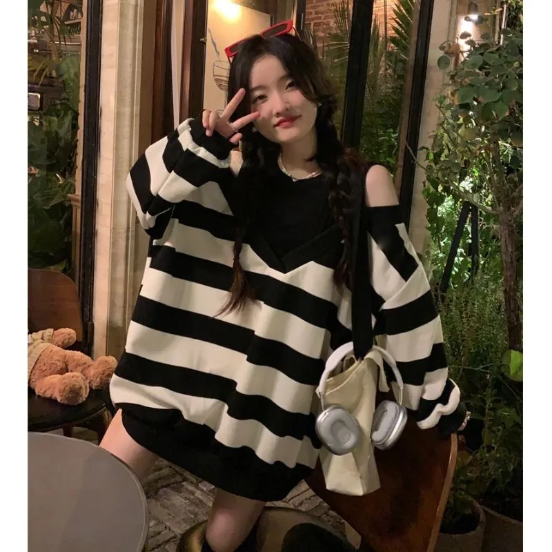 Retro Black&White Striped Off-Shoulder Sweatshirt for Women Fall Oversized Designer Relaxed Casual Pullover Tops