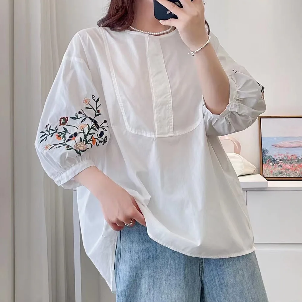 Nieuw zomer katoenen shirt met lantaarnmouwen, dames O-hals borduurknop, Mori Girl Vintage Japanse stijl losse blouse T56650CC