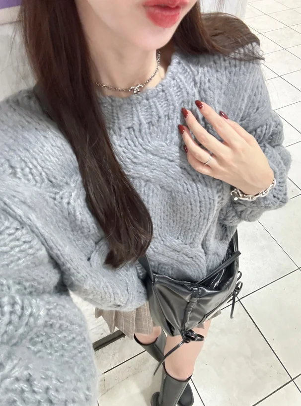 Maglione lavorato a maglia grigio casual pigro allentato a maniche lunghe con motivo twist girocollo da pendolare elegante giapponese Top da donna autunno