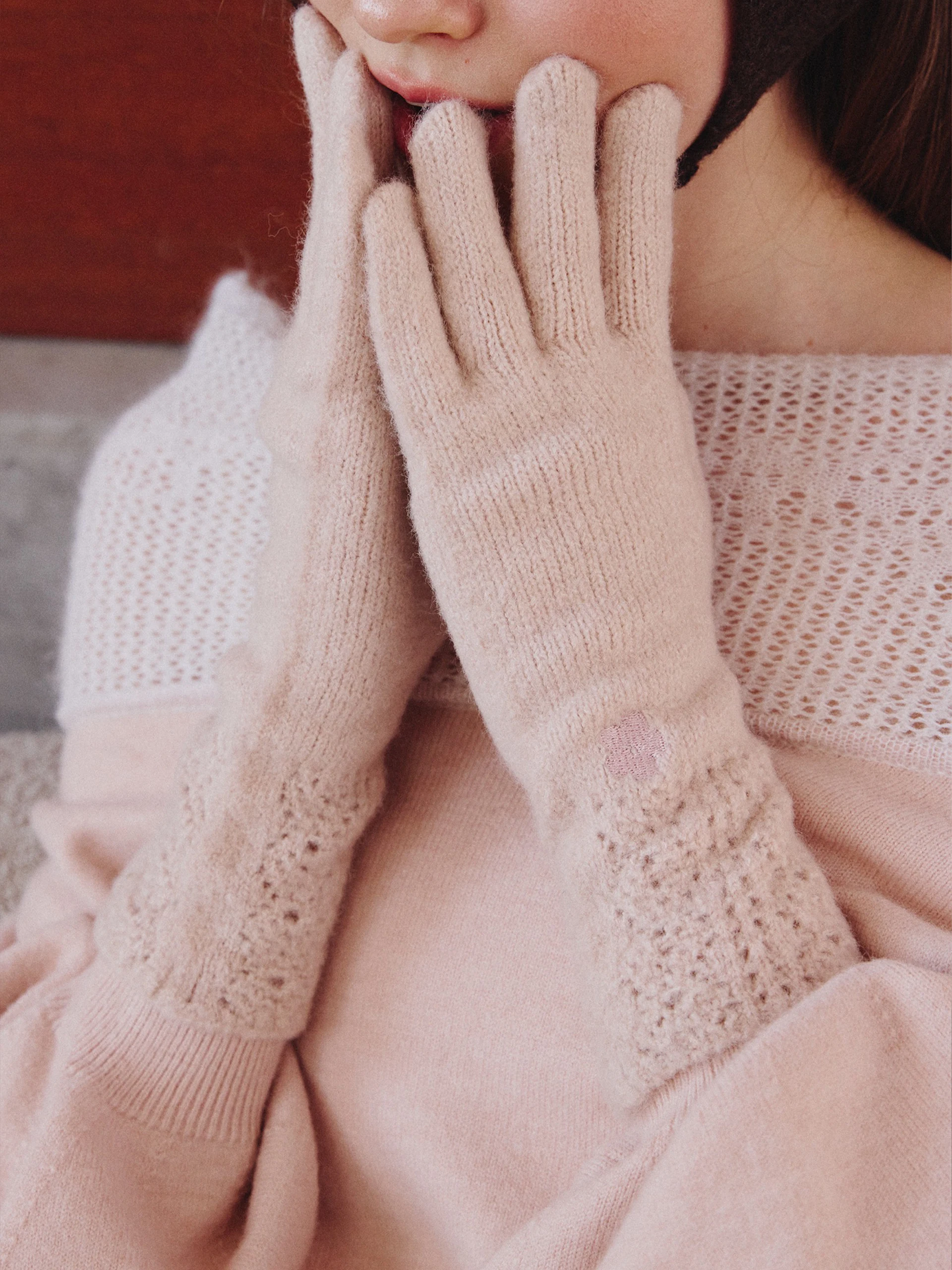 jolly-onn-wool-blend-gloves-embroidered-hollow-hook-flower-warm-and-romantic-flower-woolen-mixed-handmade-gloves