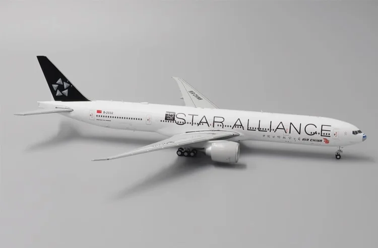 JC WINGS ダイキャスト 1/400スケール ボーイング 合金製模型飛行機 ボーイング B777-300ER B-2032 KD4102 飛行機のおもちゃ 男の子向けギフトボックス