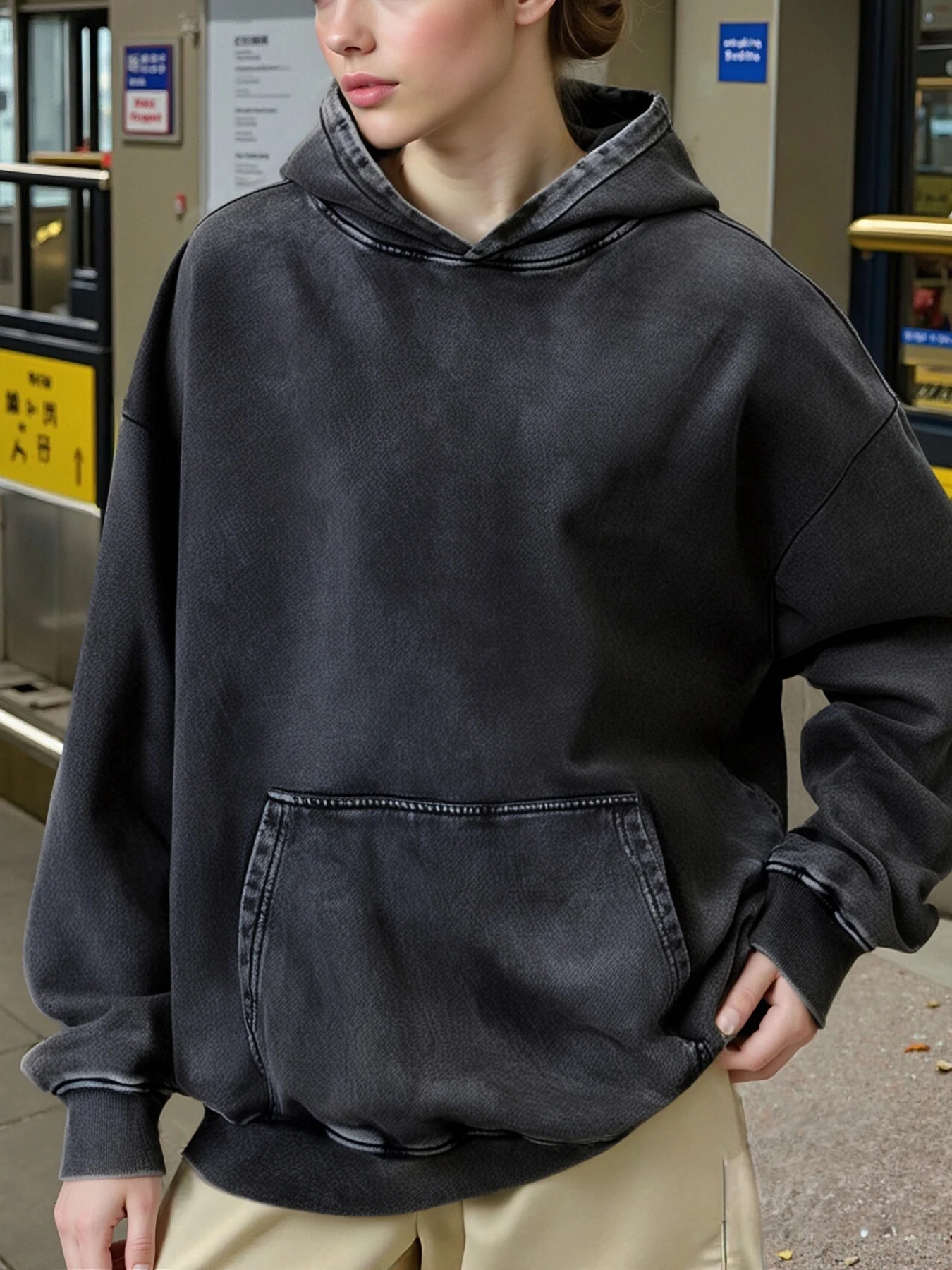 سترة نسائية بغطاء للرأس من القطن 100% بلون واحد مع قلنسوة فضفاضة للخريف بلوفرات متعددة الألوان ملابس نسائية غير رسمية تناسب الجميع