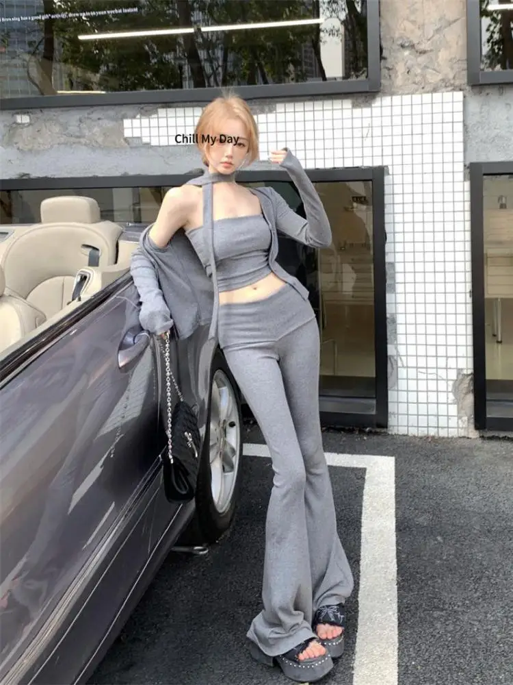 

Осень-зима 2024, женский черный, серый элегантный кардиган-свитер, пальто + вязаный топ без бретелек и расклешенные брюки, тренд комплекта из трех предметов