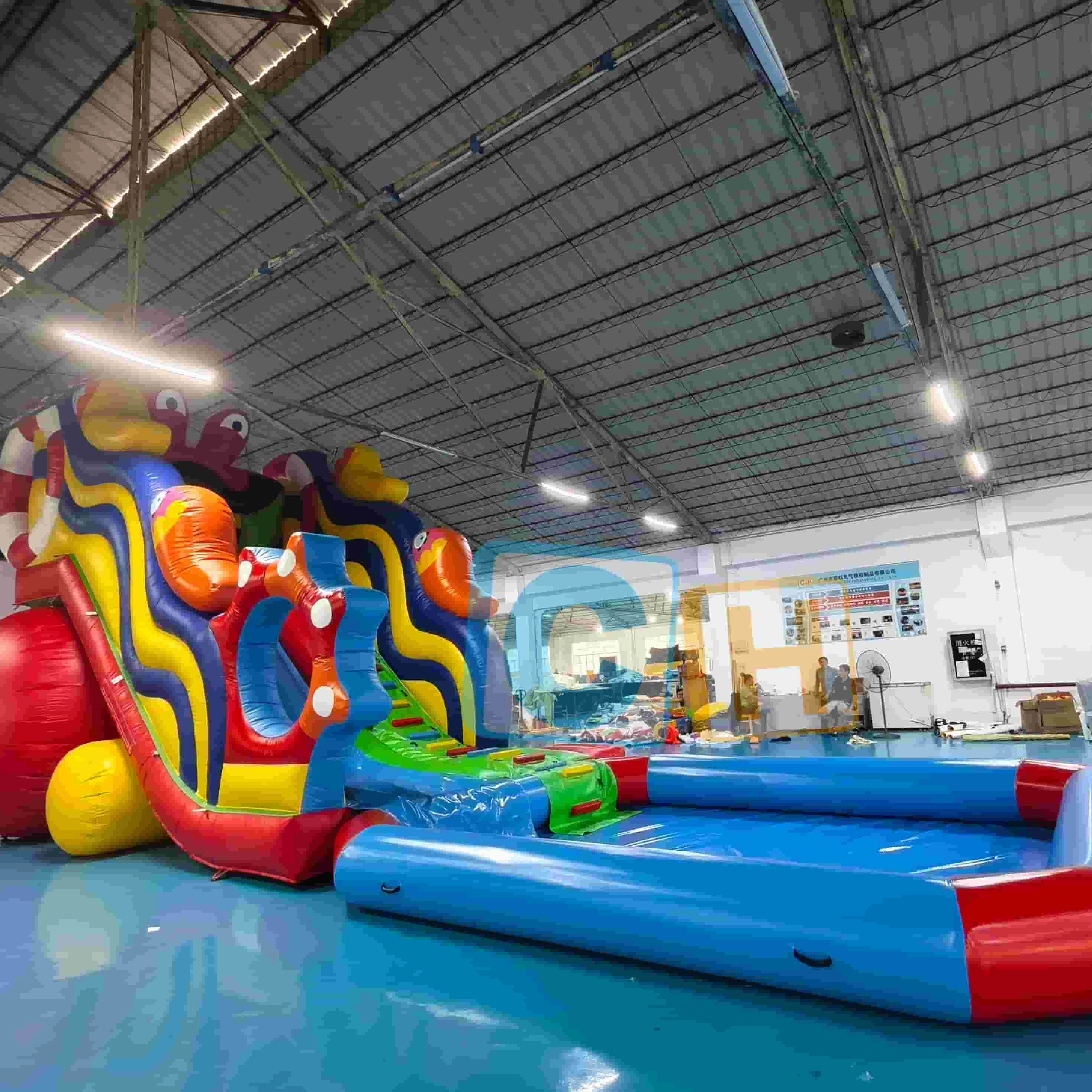 Tobogán acuático inflable del monstruo de la tobogán acuático del castillo inflable del salto del partido de los adultos de los niños al aire libre comercial