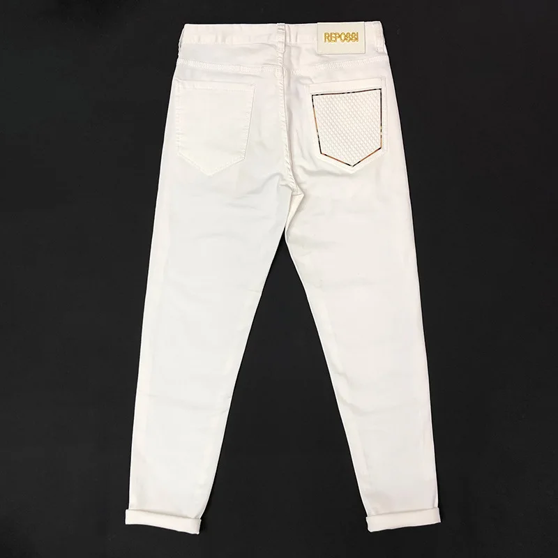 Jeans di lusso leggeri con design stampato alla moda da uomo, abbigliamento da uomo di fascia alta, pantaloni casual elasticizzati slim fit a gamba piccola