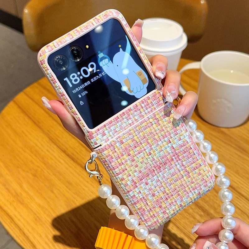 

For Motorola Razr 50 Ultra Case Fashion Hard woven pattern With pearl bracelet Protective Back Cover For Moto Razr 60 50 Ultra