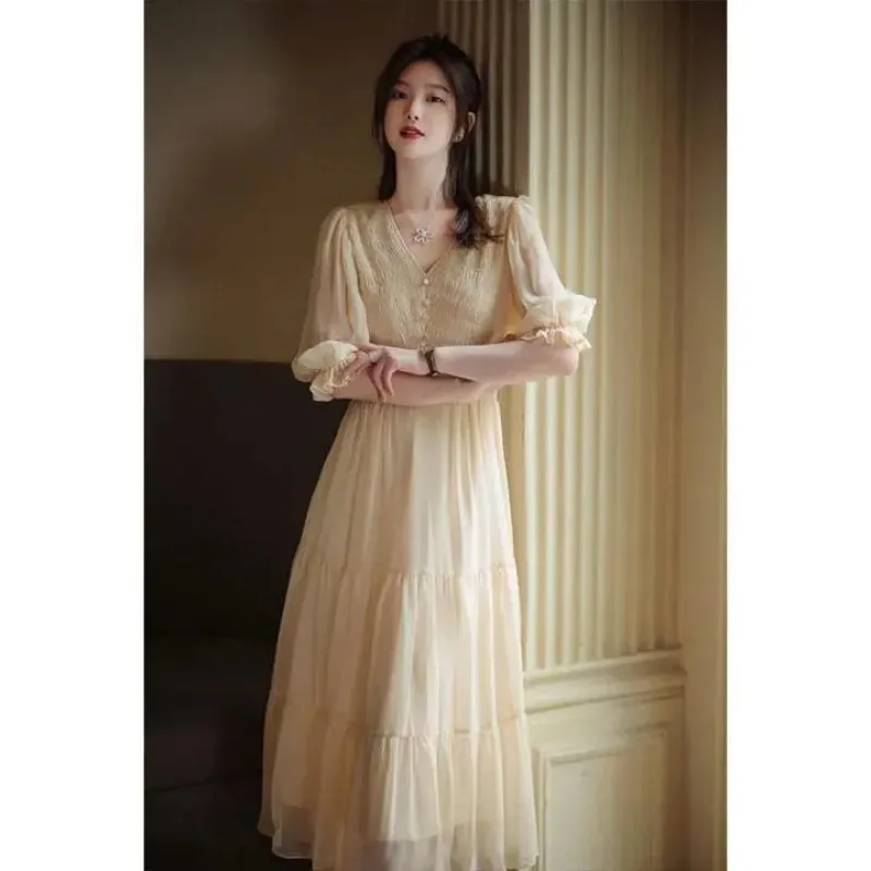 

Женское летнее элегантное винтажное длинное платье миди из шифона во французском стиле с драпировкой и многоярусной юбкой