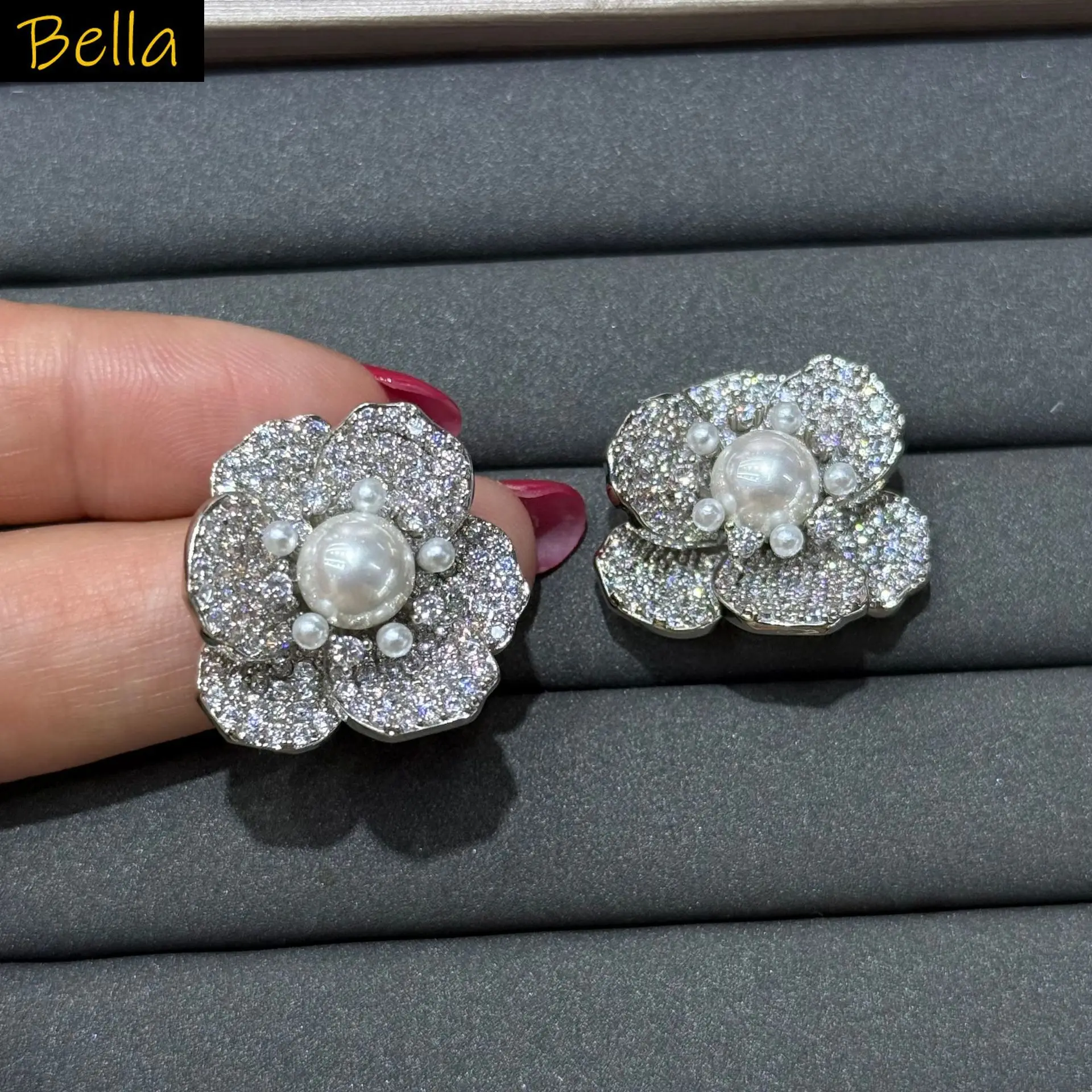 boucles-d'oreilles-clous-fleur-scintillantes-en-zircon-cubique-pour-femme-bijoux-fantaisie-petales-floraux-bleus-roses-blancs-cadeau-mignon