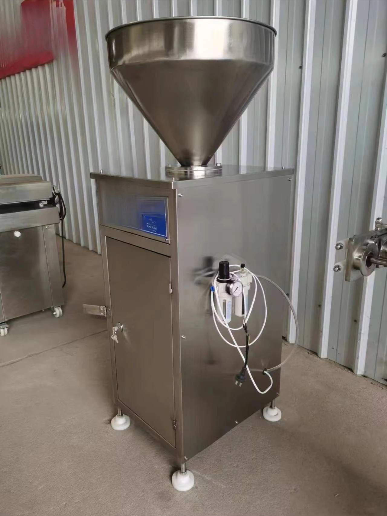 آلة تعبئة السجق الكمي الأوتوماتيكية