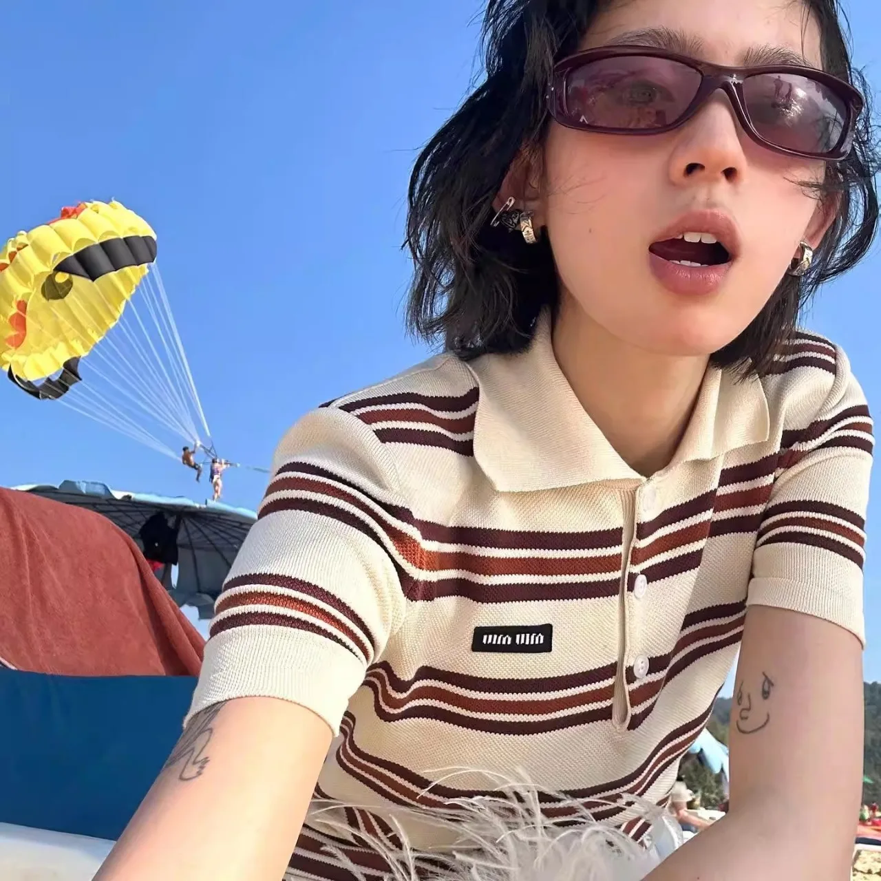 Korean-style trendy rectangular cycling sunglasses, Y2K retro-futuristic shades for men and women to create cool, edgy looks.