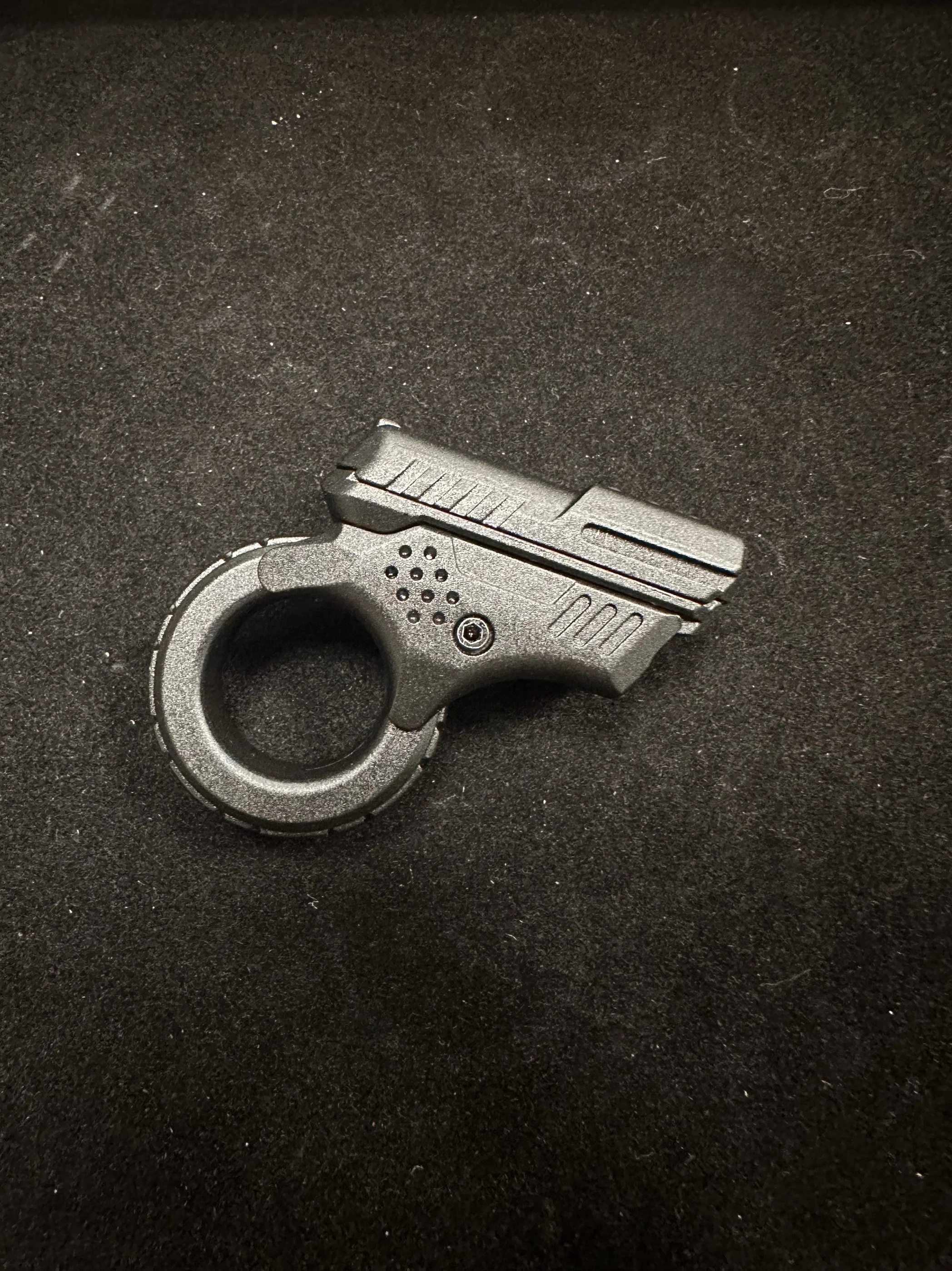 pistola-de-juguete-de-alta-gama-para-agentes-especiales-de-aleacion-mecanica-para-aliviar-el-estres-juego-de-cartas-con-e
