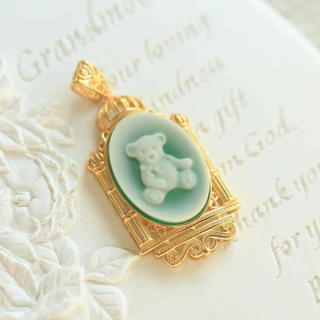 Agate Cameo Series Pure Silver Inlaid Pendant Showcasing A Charming Relieved Bear Shape Perfect Gift Idea For Special Occasions