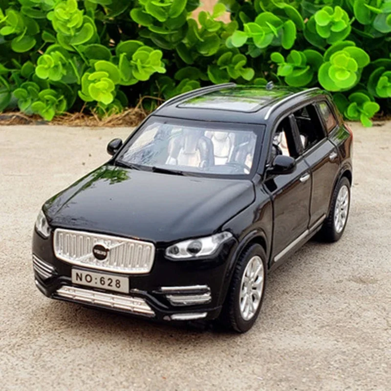 1:32 VOLVOs XC90 SUV modello di auto in lega pressofuso e giocattolo veicoli in metallo collezione di modelli di auto suono e luce alta simulazione