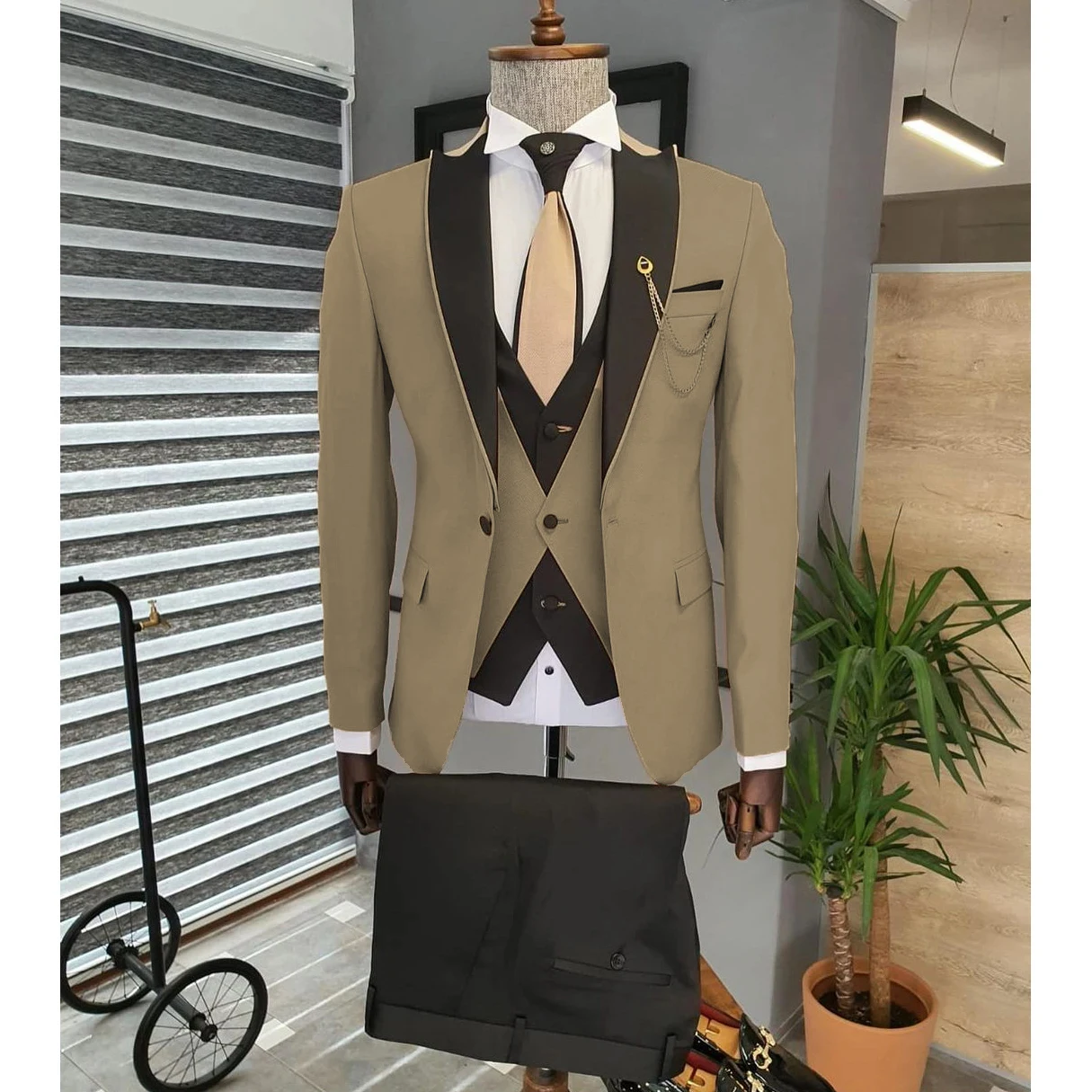 Khaki And Black Men Wedding Suit High Quality Slim Fit Male Blazer Trajes Elegante Para Hombres 3 Piece Jacket Pants Vest Custom