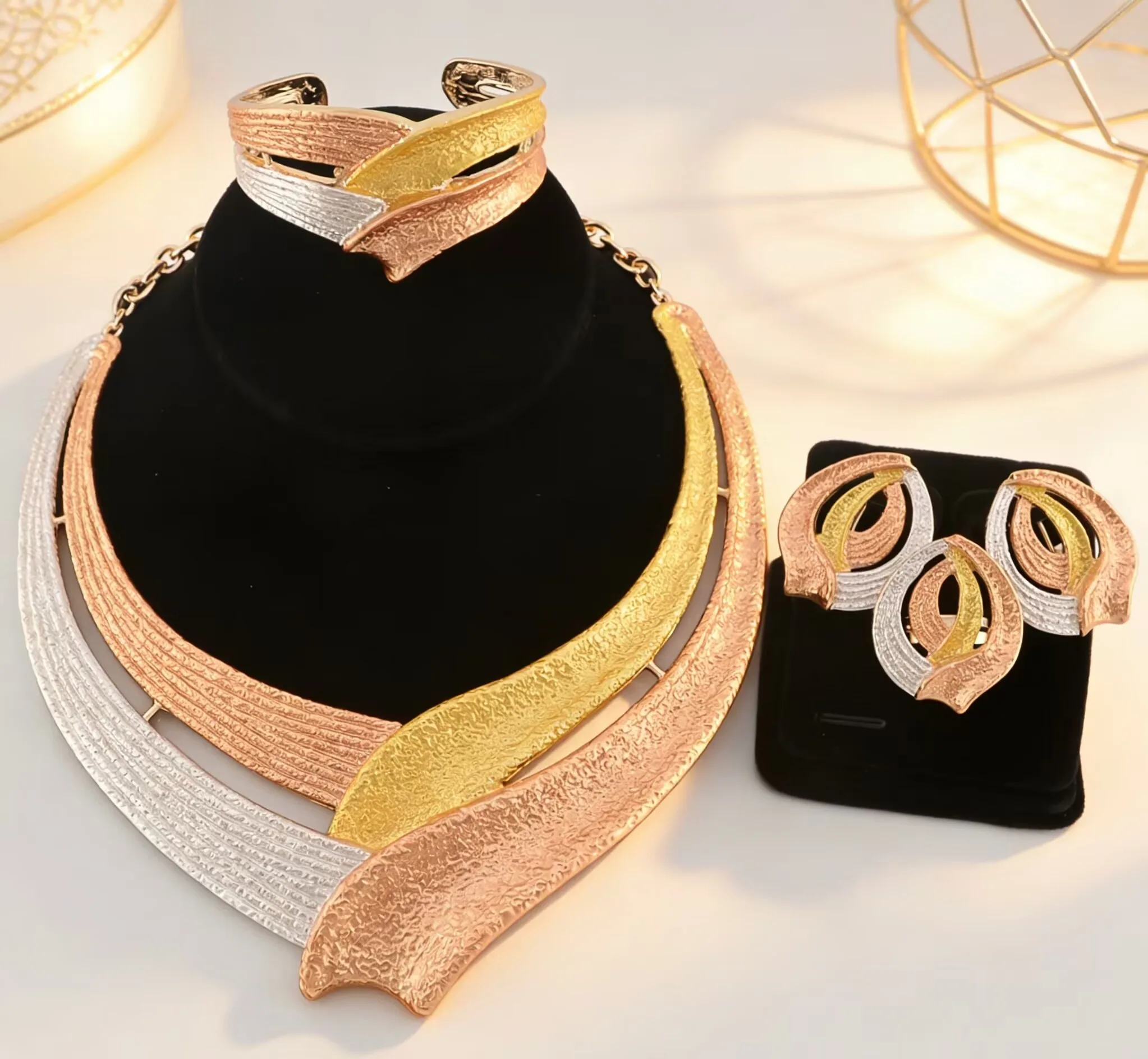 18K Gold Plated Dubai Style African Fashion Jewelry Set Jewelry Set - Stylish Accessory Collection for Women
