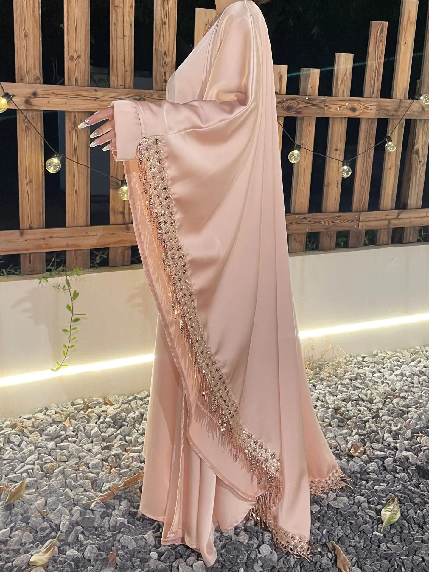 

2pcs Luxury Dubai Abayas Kimono Jalabiya Tassel Sleeve Kaftan Women Muslim Sets Evening Party Gown Kebaya Eid Ramadan Robe Suit