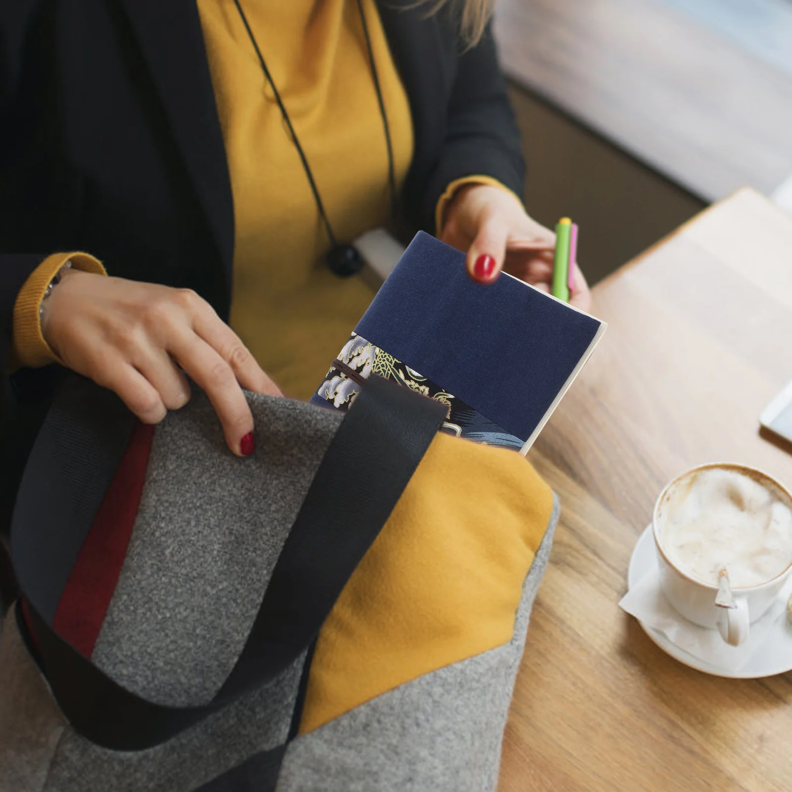 Cubierta protectora de libro de tela, bolsa decorativa elegante ajustable de tela hecha a mano para cuenta