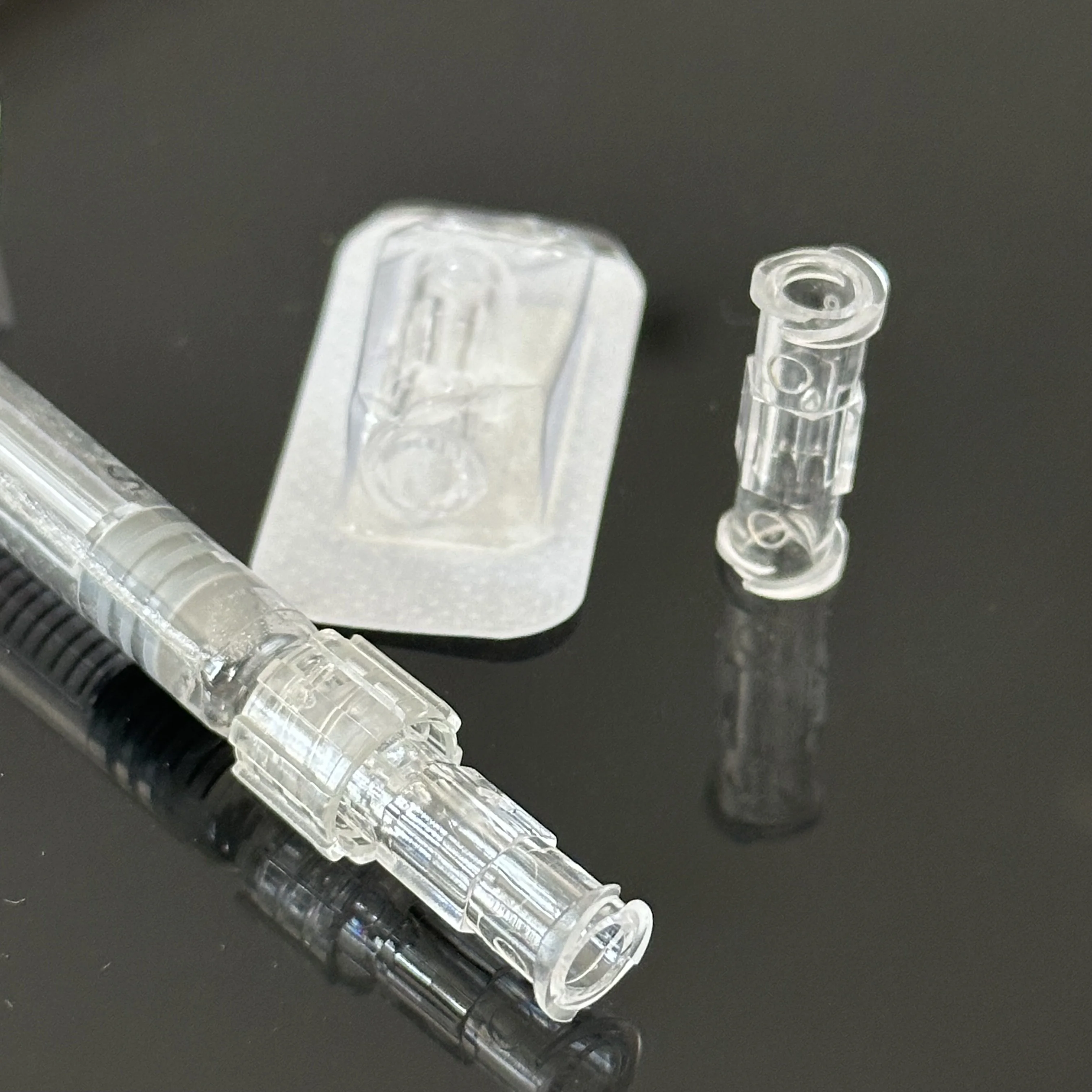 Luer-lock Leak Proof Syringe Connector Medical Sterile Package Female to Female Coupler Double Helix Joint Drug Guide Device