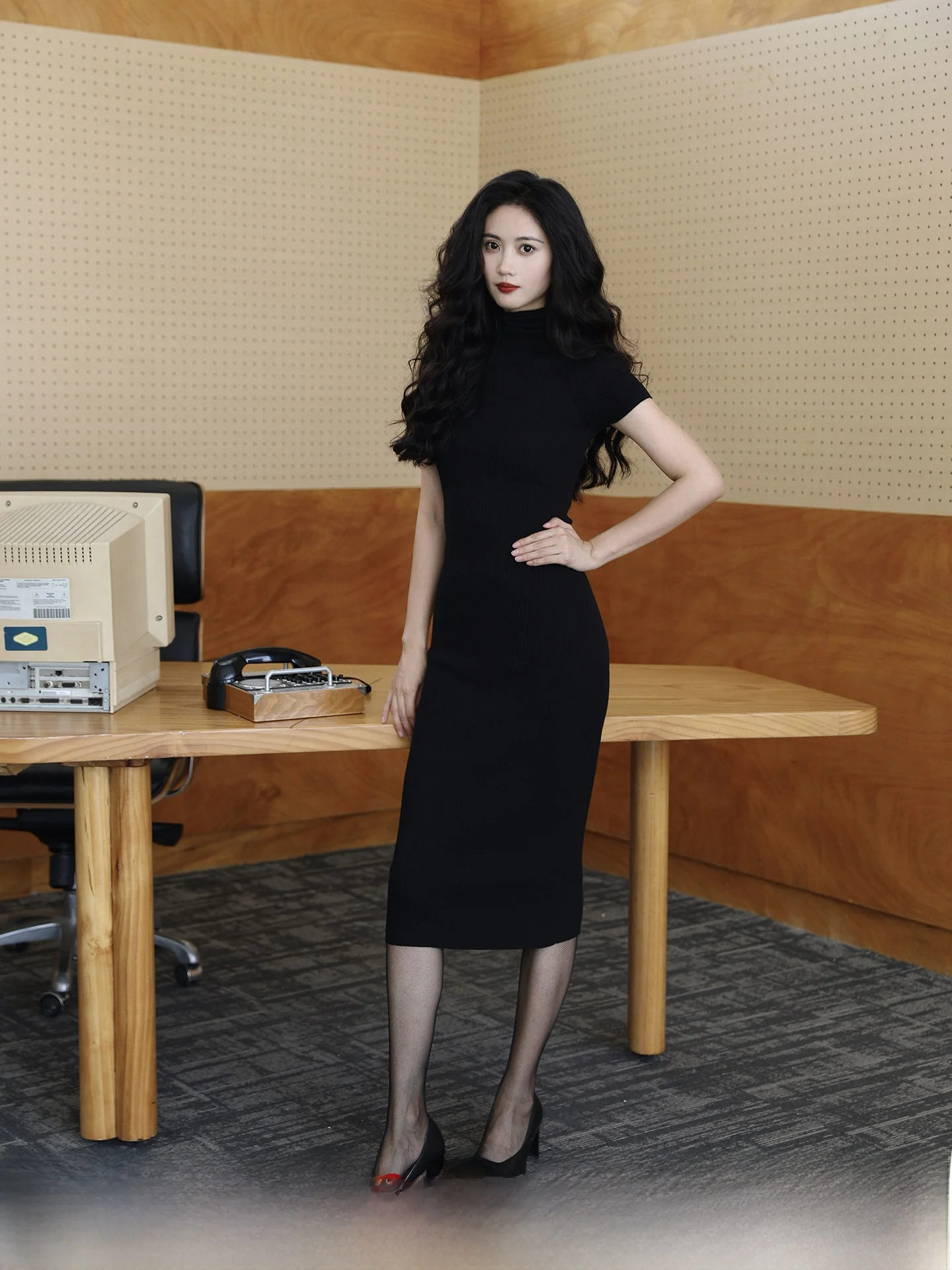 

Комплект из двух предметов TAIYANG OFFICE: вязаный кардиган с высоким воротником и облегающая юбка, осенний модный ансамбль