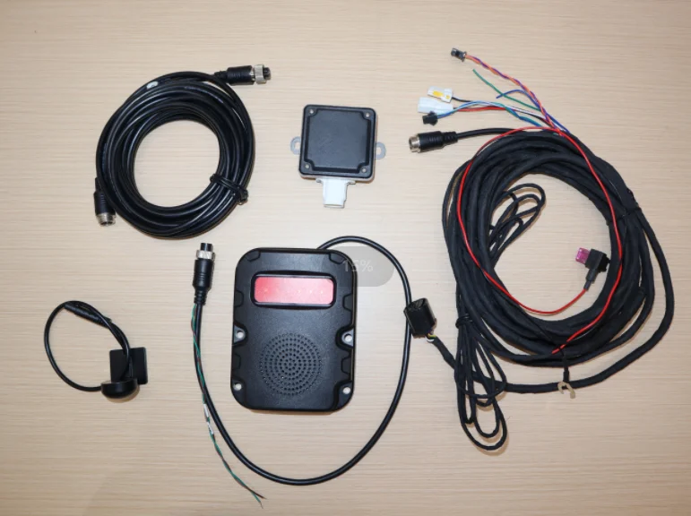 77GHz 5-in-1 Automotive Blind Spot Detection Monitoring System Waterdichte voertuigkwaliteit Lane Change Assist voor vrachtwagens ADAS