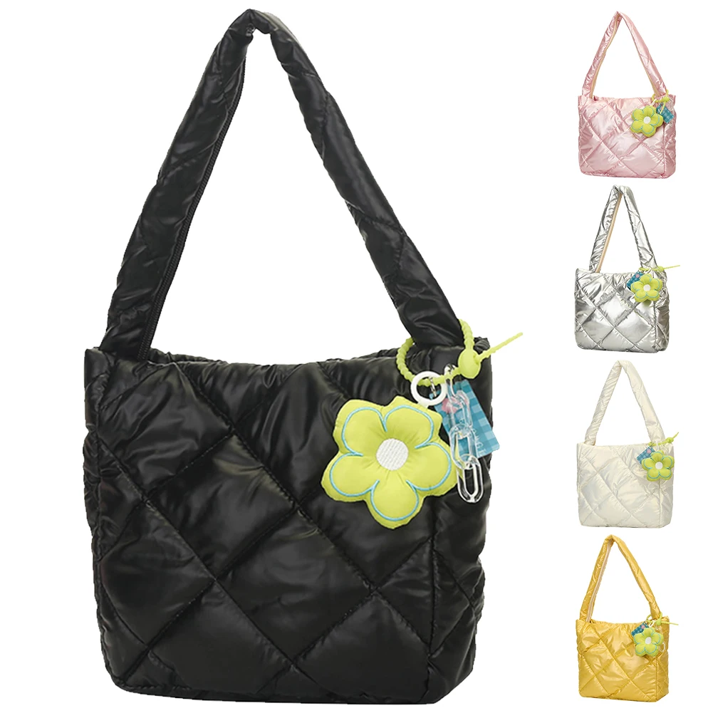 Sac Hobo à large sangle pour femme, sac matelassé polyvalent, grande capacité, sac de shopping léger avec pendentif, mode