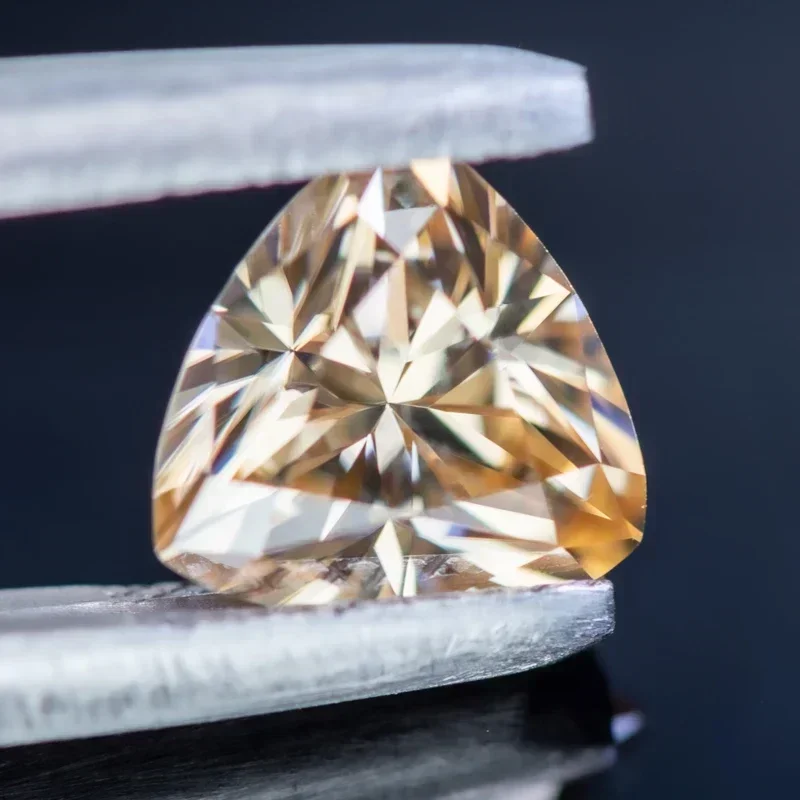 Kamień Moissanite Naturalny kolor szampana Trillyon Cut Charms Kamień szlachetny DIY Pierścionek Naszyjnik Kolczyki Materiały główne z certyfikatem