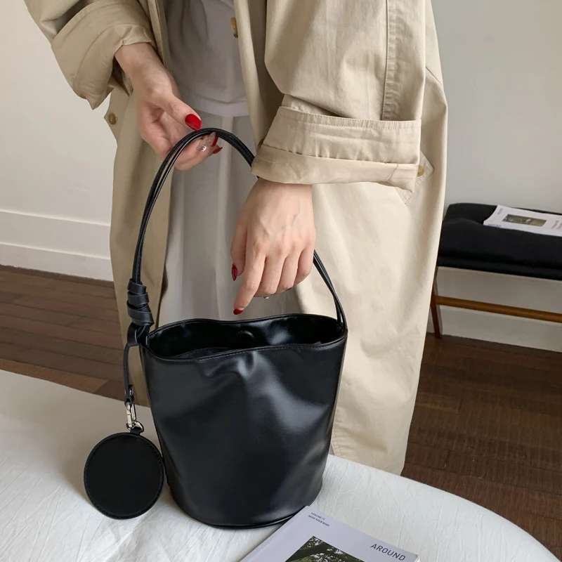

Retro Small Solid Color Leather Shoulder Bags For Women 2025 Designer Korean Fashion Female Handbags Bucket Underarm Bag