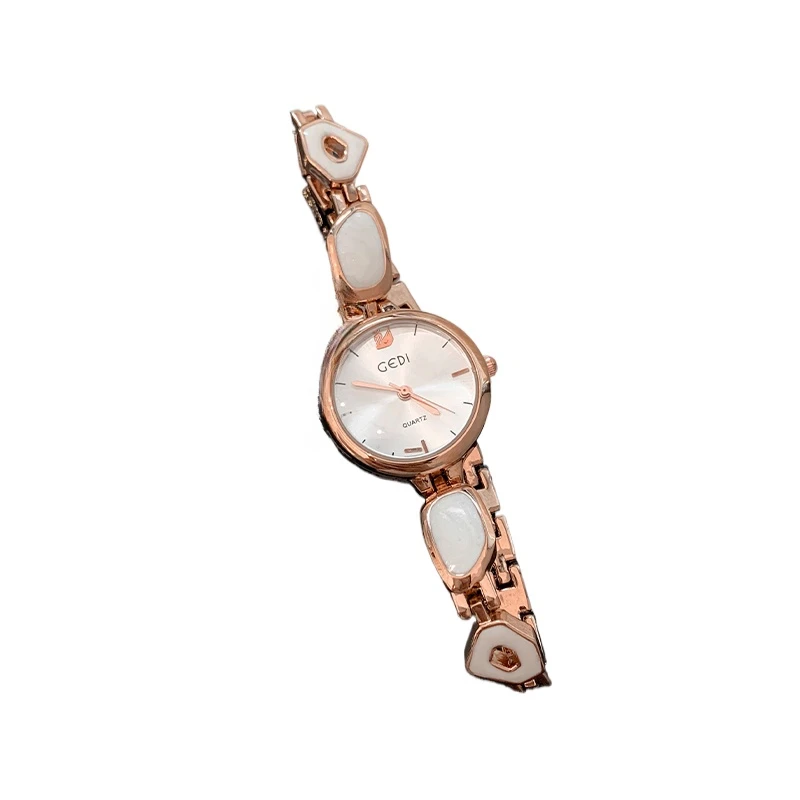 

Design Sense Women's Little Swan Chain Watch