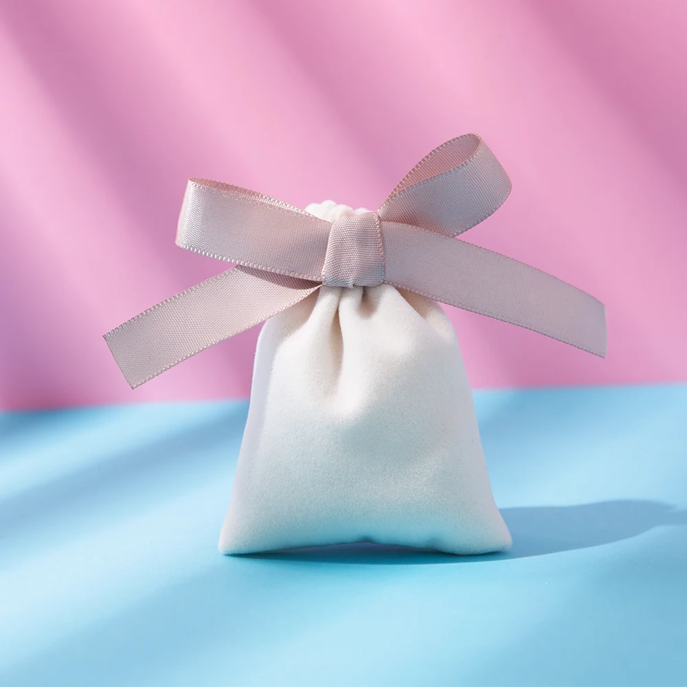 Thumbnail 2 - #15 Trending Jewelry Gift Boxes Right Now