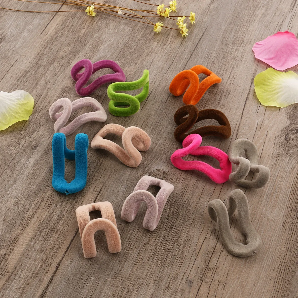 10pcs Anti Slip Mini Flocking Clothes Rack Hooks Space Saver Plastic Closet ganizers 4 5x3cm R om Color - view 2