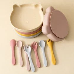 Groothandel Siliconen Babyvoeding Set BPA Gratis Zuig Gerechten Plaat Voeden Sucker Kom Lepel Vork Kinderen Servies Baby Spullen